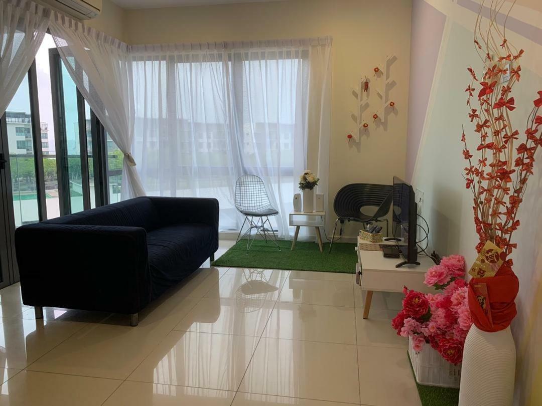 Sam 13 - Samantha Lovely Homestay The Loft Imago Apartment *